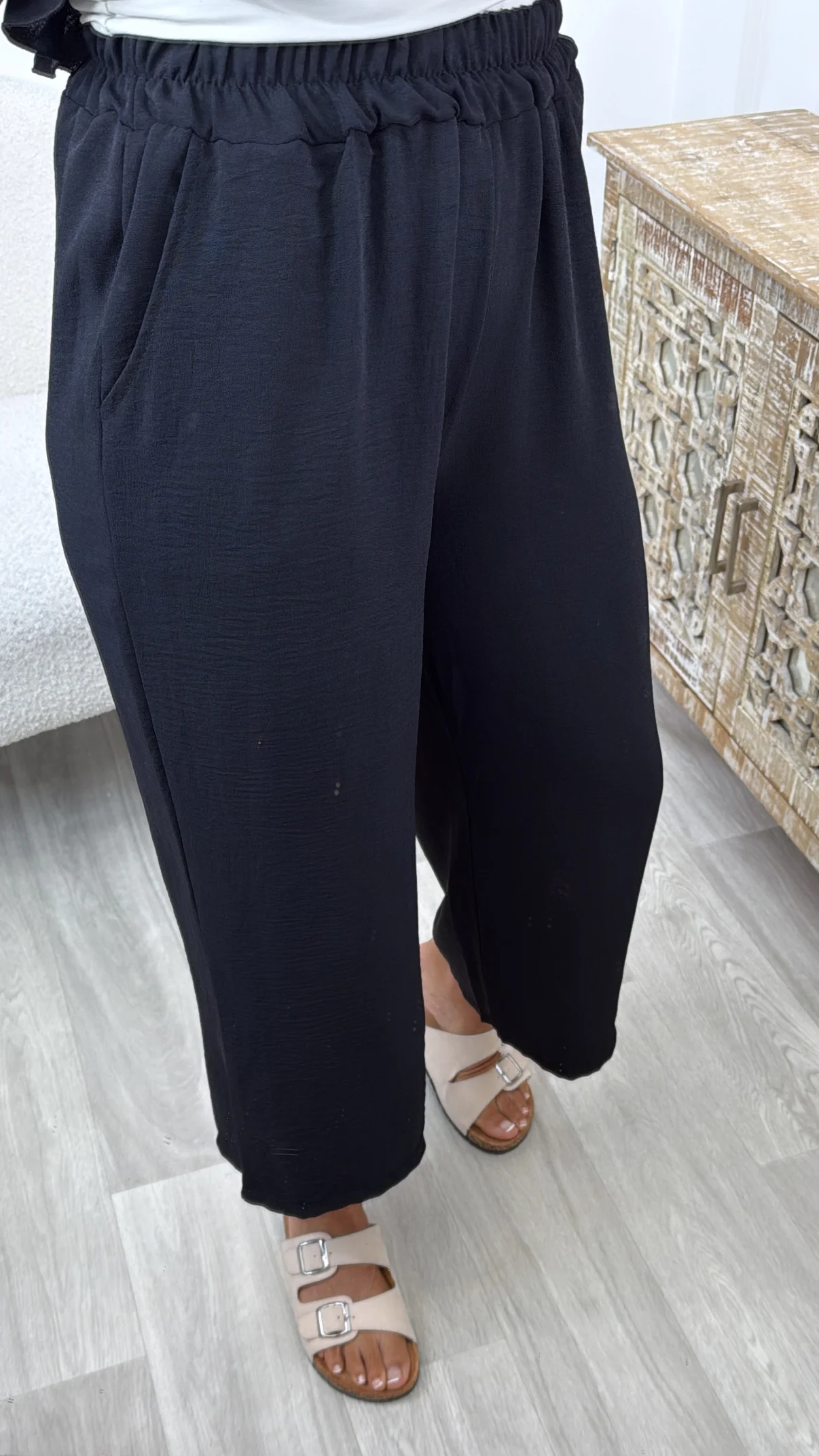 Nessa Black Frill Detail Set - Image 6